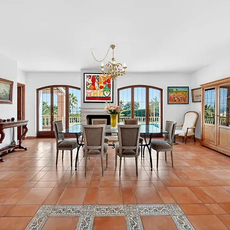Provencale Avec Piscine Et Vue ! Villa Mandelieu