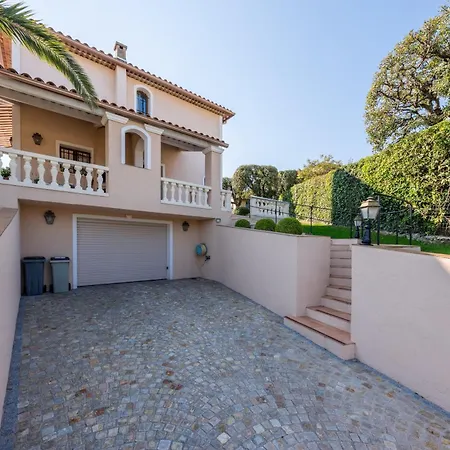 Provencale Avec Piscine Et Vue ! Villa Mandelieu