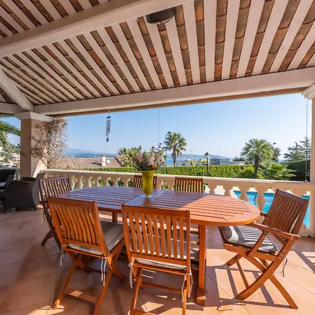 Villa Provencale Avec Piscine Et Vue !