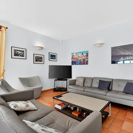 Provencale Avec Piscine Et Vue ! Villa Mandelieu