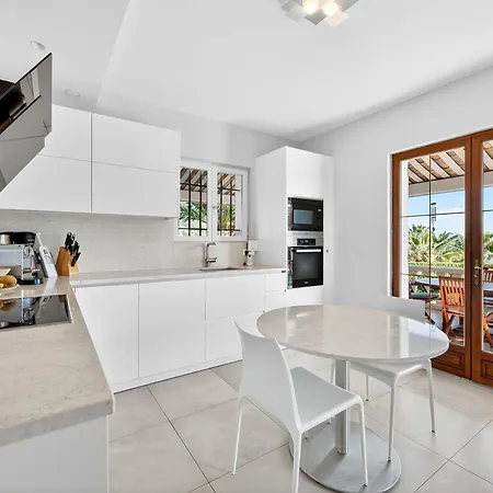 Villa Provencale Avec Piscine Et Vue ! *