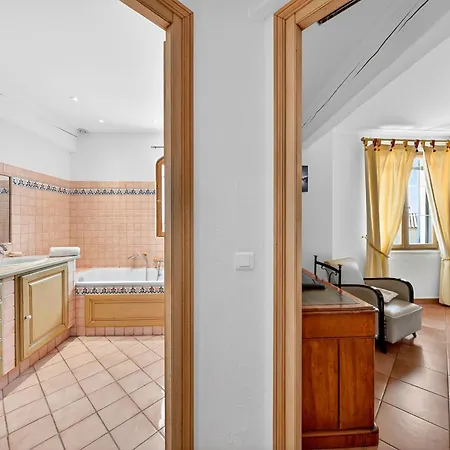 Provencale Avec Piscine Et Vue ! Villa