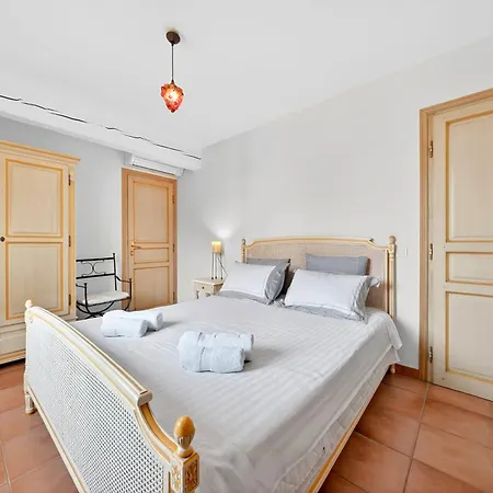 Provencale Avec Piscine Et Vue ! * Mandelieu