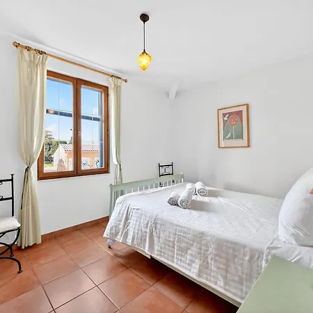 Provencale Avec Piscine Et Vue ! Villa
